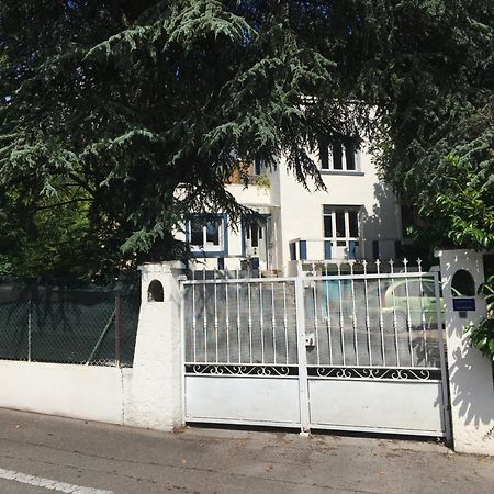 Villa Les Terrasses Dans La Nature Avec Piscine A 2 Pas De Lyon, Metro A 15Mn A Pied Pour Lyon Centre En 10Mn Ou Bus A 300M Pour Lyon Centre Oullins Bagian luar foto