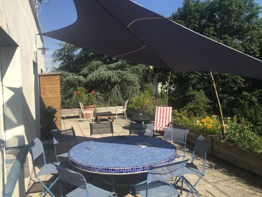 Villa Les Terrasses Dans La Nature Avec Piscine A 2 Pas De Lyon, Metro A 15Mn A Pied Pour Lyon Centre En 10Mn Ou Bus A 300M Pour Lyon Centre Oullins Bagian luar foto